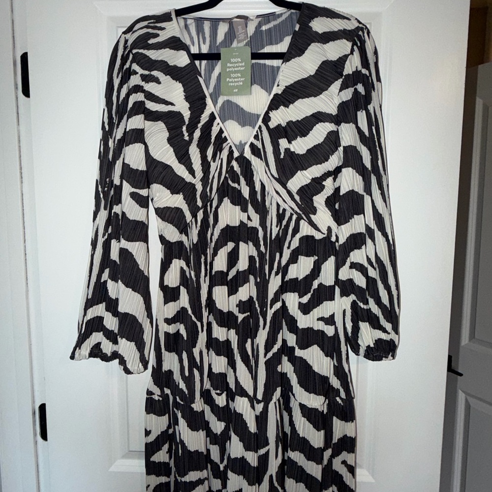 Black and White Zebra Print V-Neck Dress